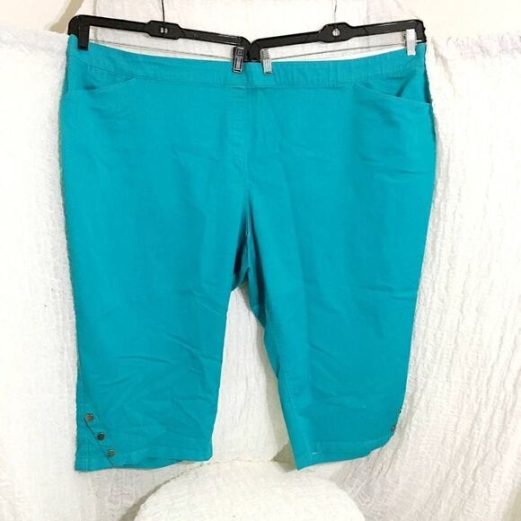 Avenue Size Turquoise Capri Pants Size 32 - Picture 1 of 5